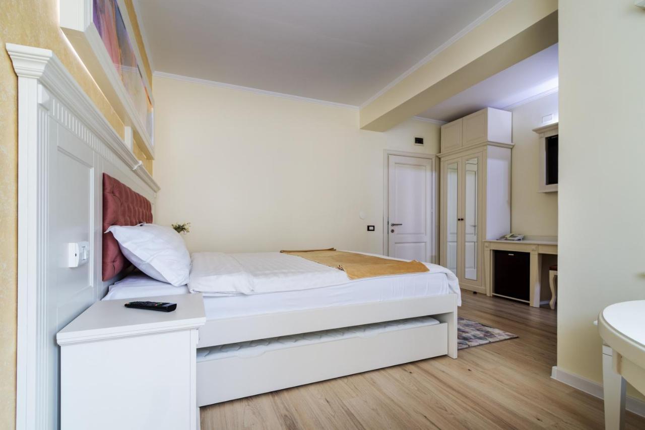 Hotel Central - Băile Olăneşti Exteriör bild