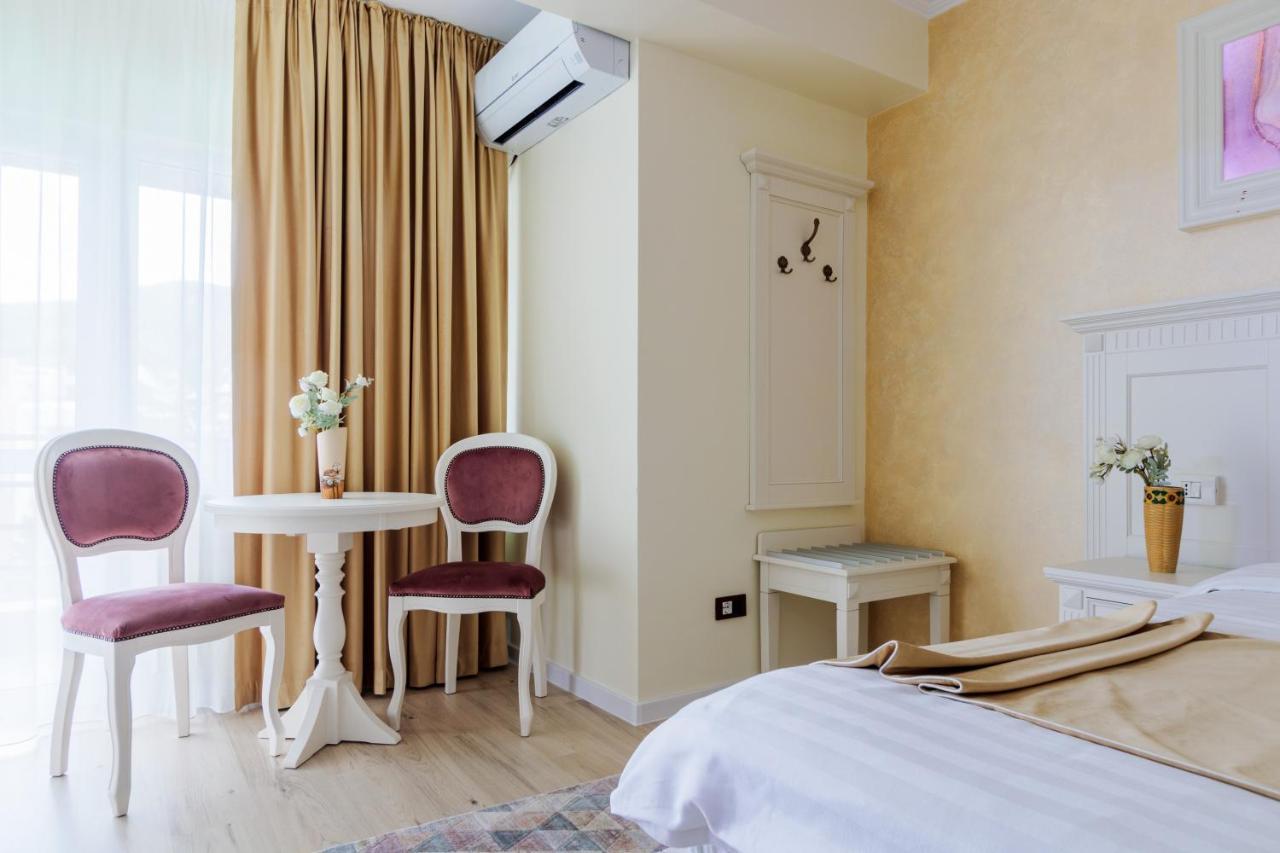 Hotel Central - Băile Olăneşti Exteriör bild